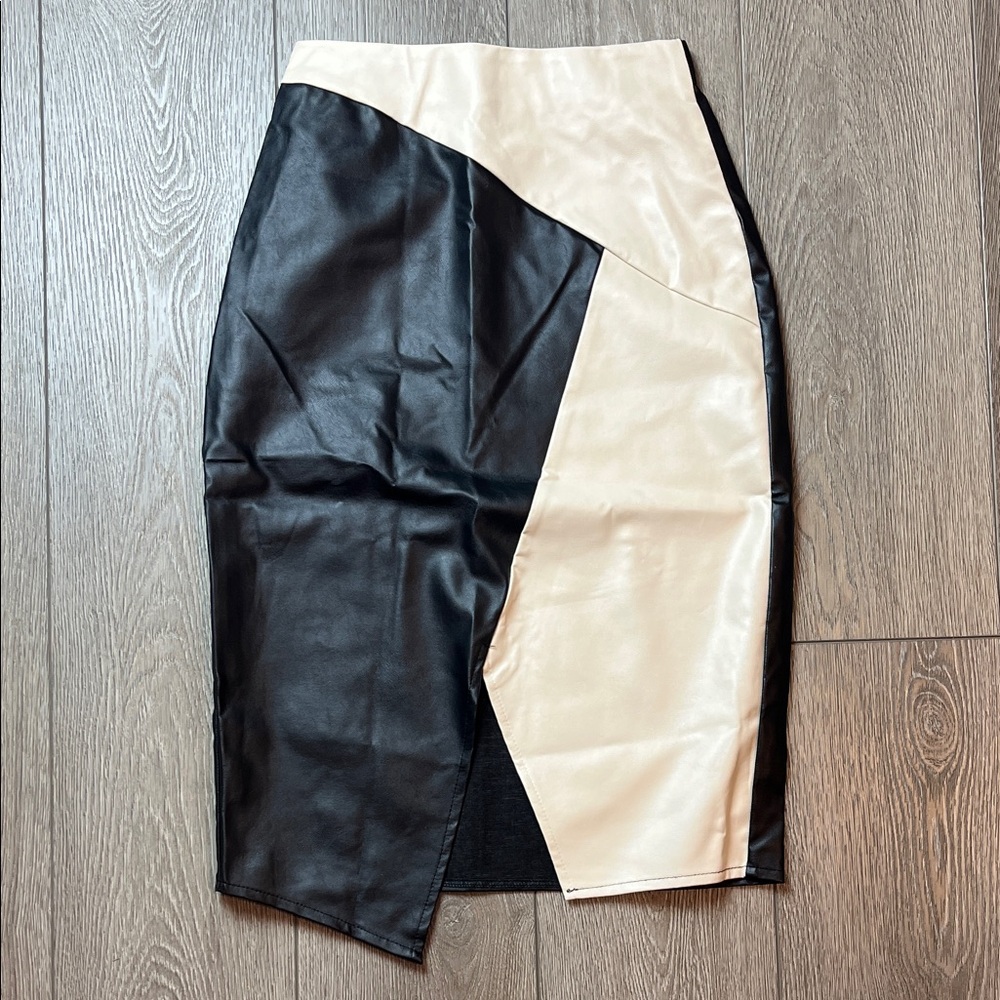SHEIN Elegant Black and Cream Women's Skirt faux leather